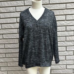 Femme de Carriere Charcoal V-neck Long Sleeve Tee High-Low Hem